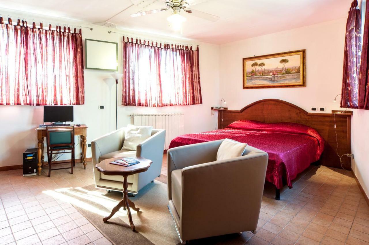 Mons Aureus Resort Rome Buitenkant foto