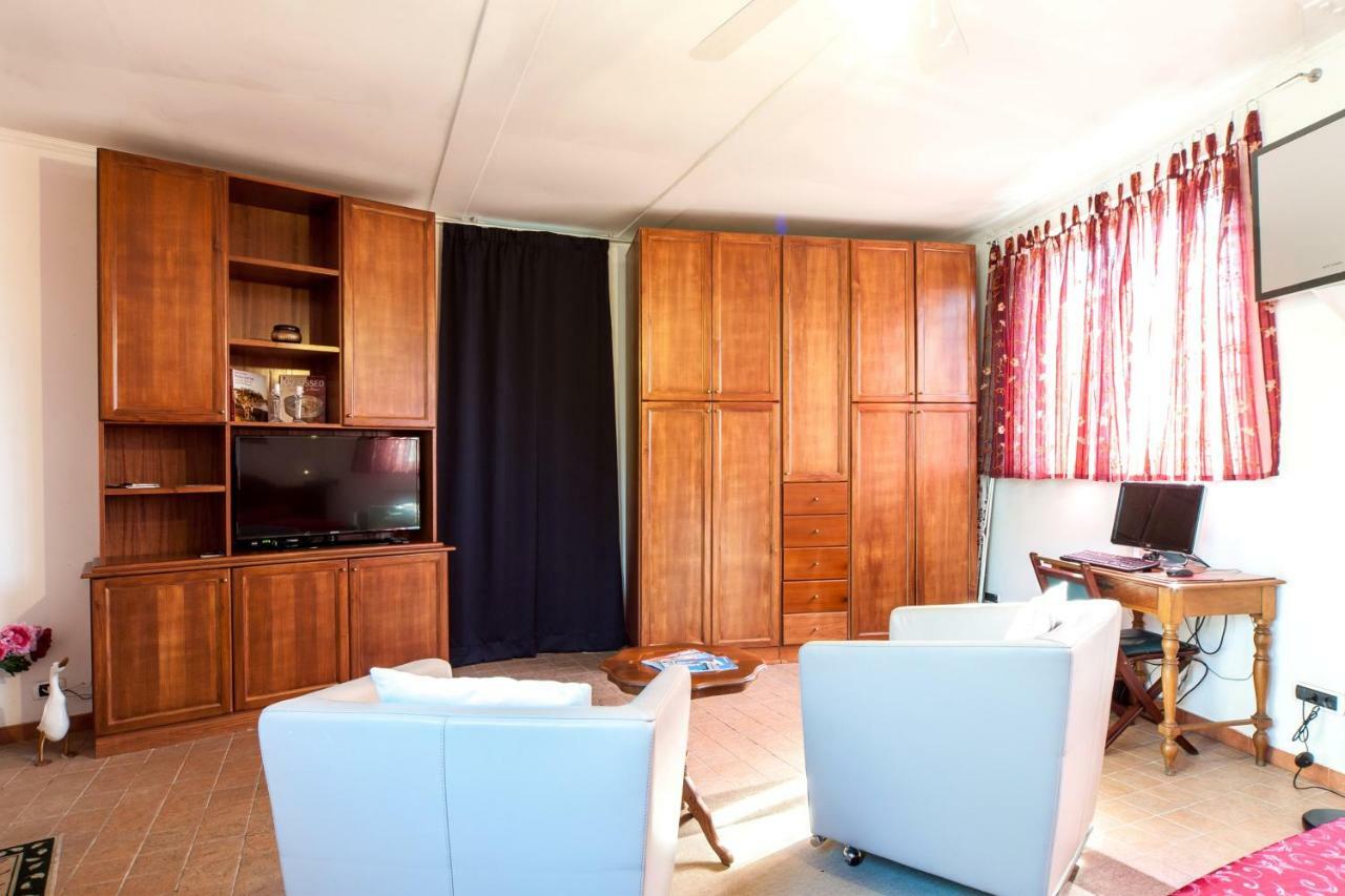 Mons Aureus Resort Rome Buitenkant foto