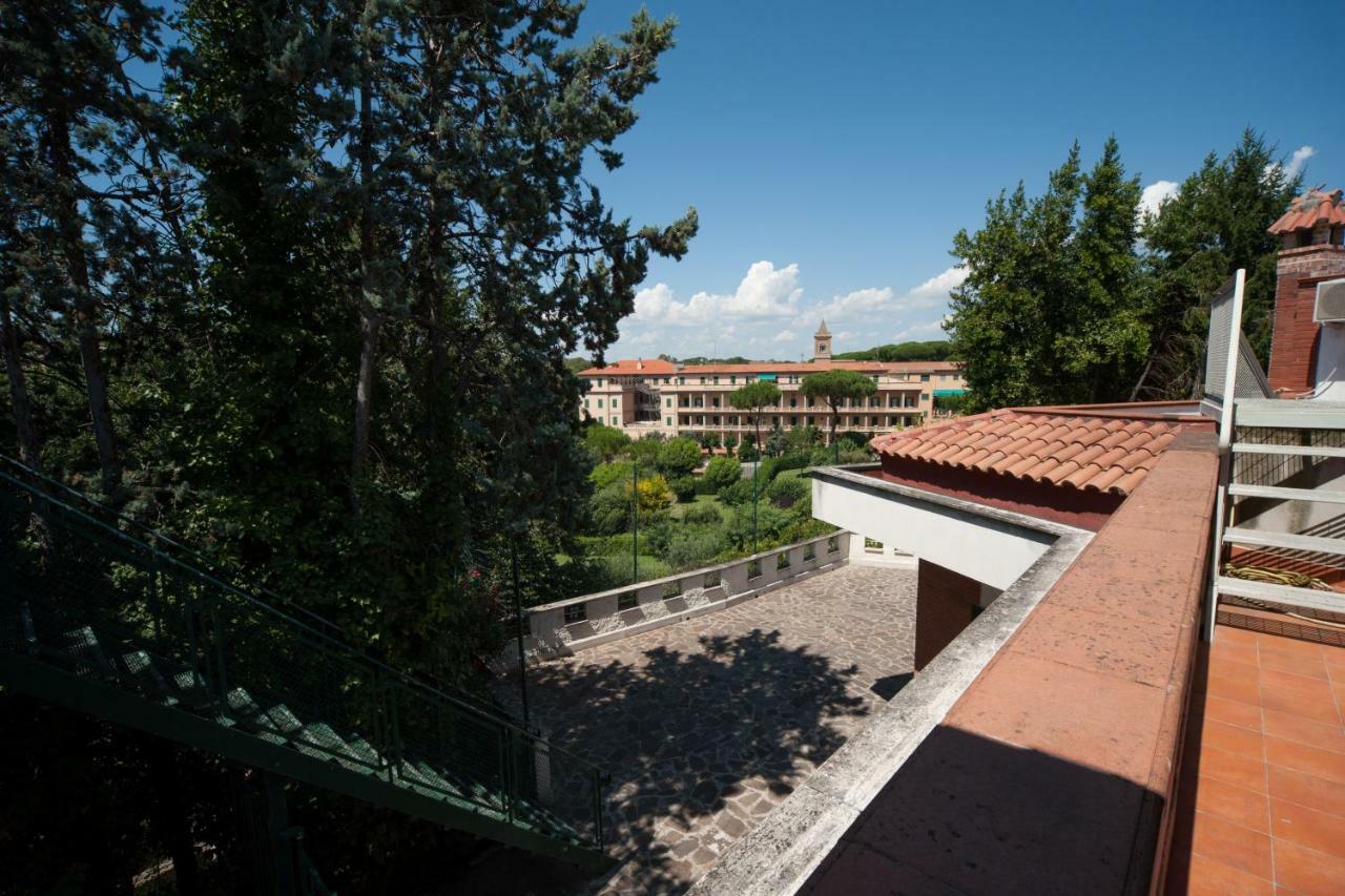 Mons Aureus Resort Rome Buitenkant foto